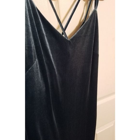 Plus size blue velvet maxi. - Picture 5 of 6